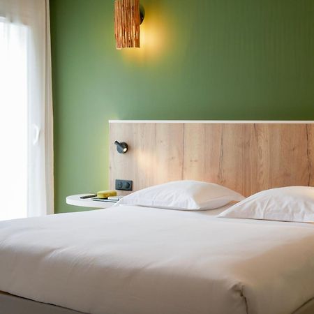 Best Western Le Bois De La Marche Liguge Luaran gambar
