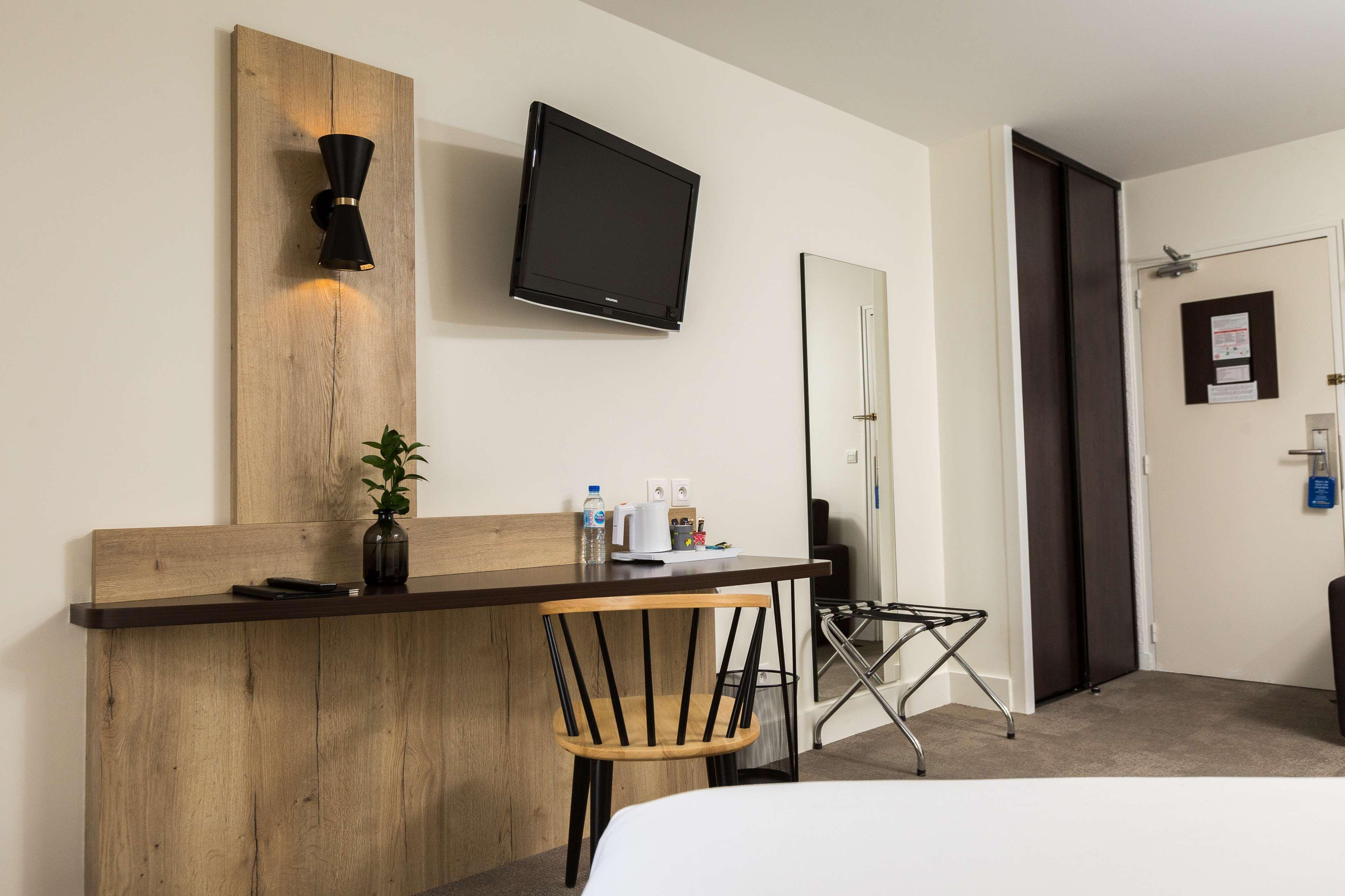 Best Western Le Bois De La Marche Liguge Luaran gambar