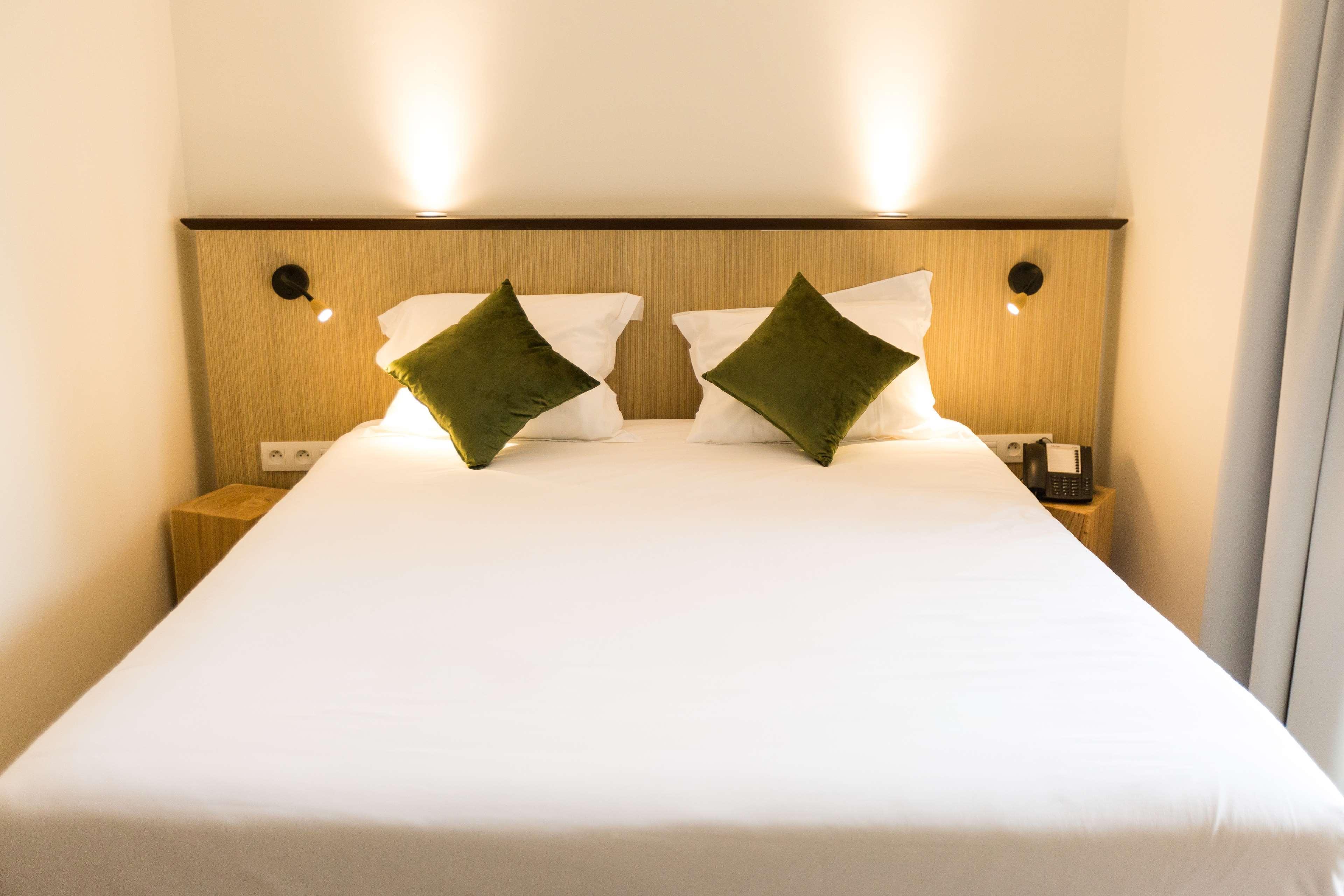 Best Western Le Bois De La Marche Liguge Luaran gambar