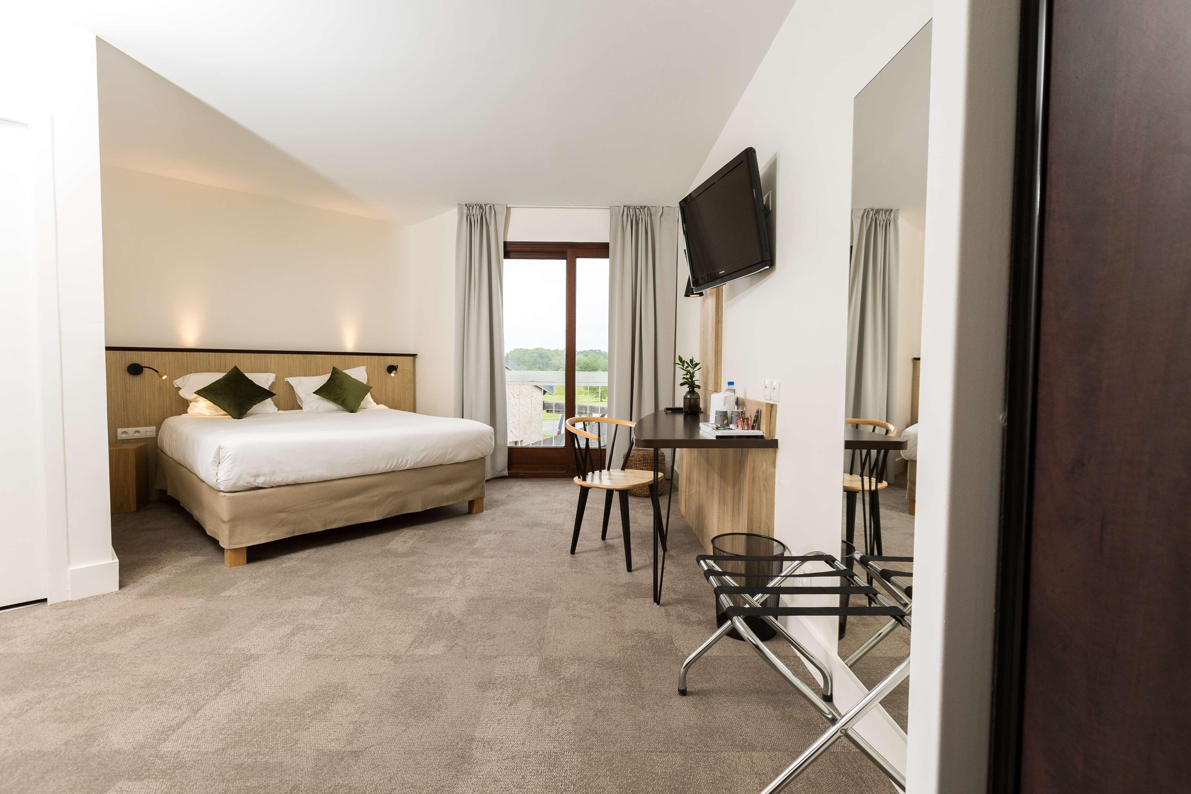 Best Western Le Bois De La Marche Liguge Luaran gambar