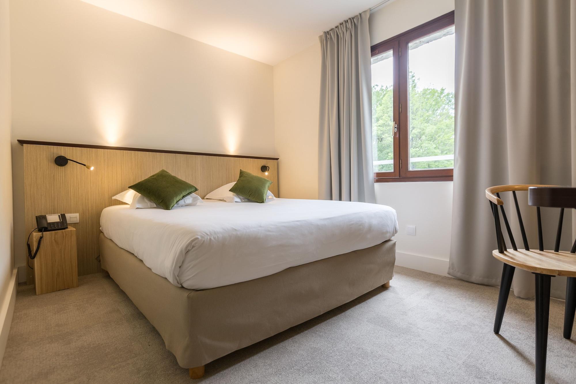 Best Western Le Bois De La Marche Liguge Luaran gambar